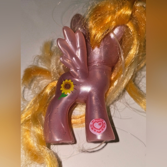 My Little Pony MLP G4 Pearlized Meadow Flower - Picture 3 of 4